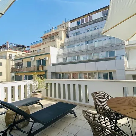 Syntagma Square: Amazing Cozy - Whale Daire