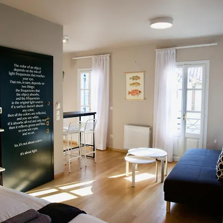 Syntagma Square: Amazing Cozy - Whale Daire *
